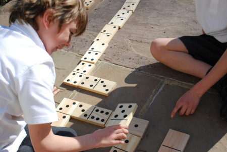 Domino din lemn gigant [10]