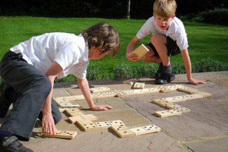 Domino din lemn gigant [4]