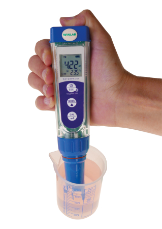 Ecologie • Studiul mediului - Instrument de masura pentru pH si conductivitate