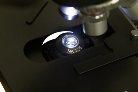 Microscop monocular Levenhuk 700M [12]