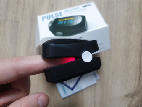 Pulsoximetru medical pentru deget [8]
