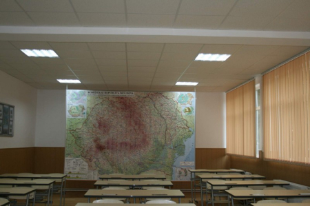 Romania si Republica Moldova. Harta fizica, administrativa si a substantelor minerale utile [1]