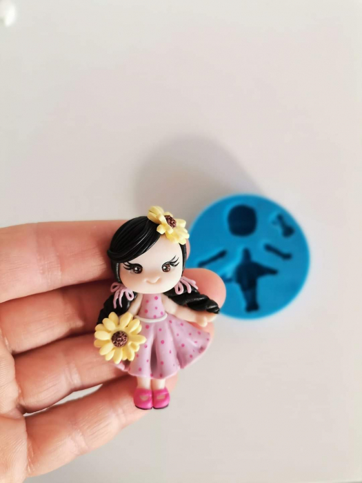 Matriță mini-păpușică cu rochiță [1]