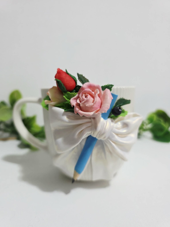 Căni decorate- un cadou unicat - cana-blooming-ideas-decorata-manual-cu-flori-si-creion