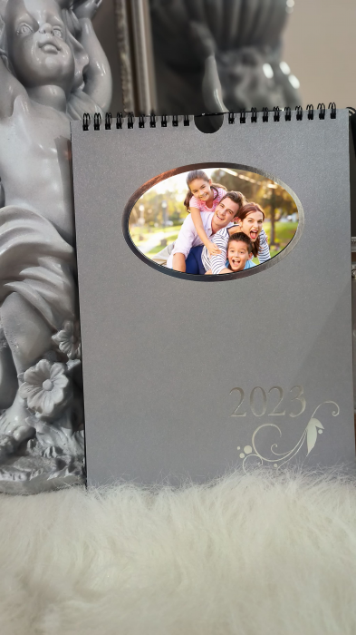 Calendar personalizat 2023 - Poze in formă de inimă [2]