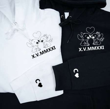 HANORACE PERSONALIZATE CUPLURI - Hanorace personalizate cuplu Stitch cu initiale si dată în cifre romane