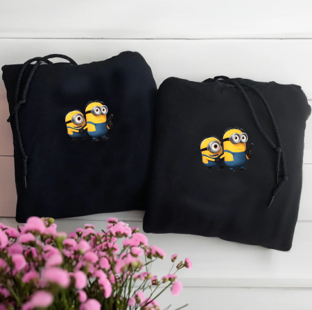 Hanorace cuplu cu personaje galbene simpatice și inițiale personalizate [1]