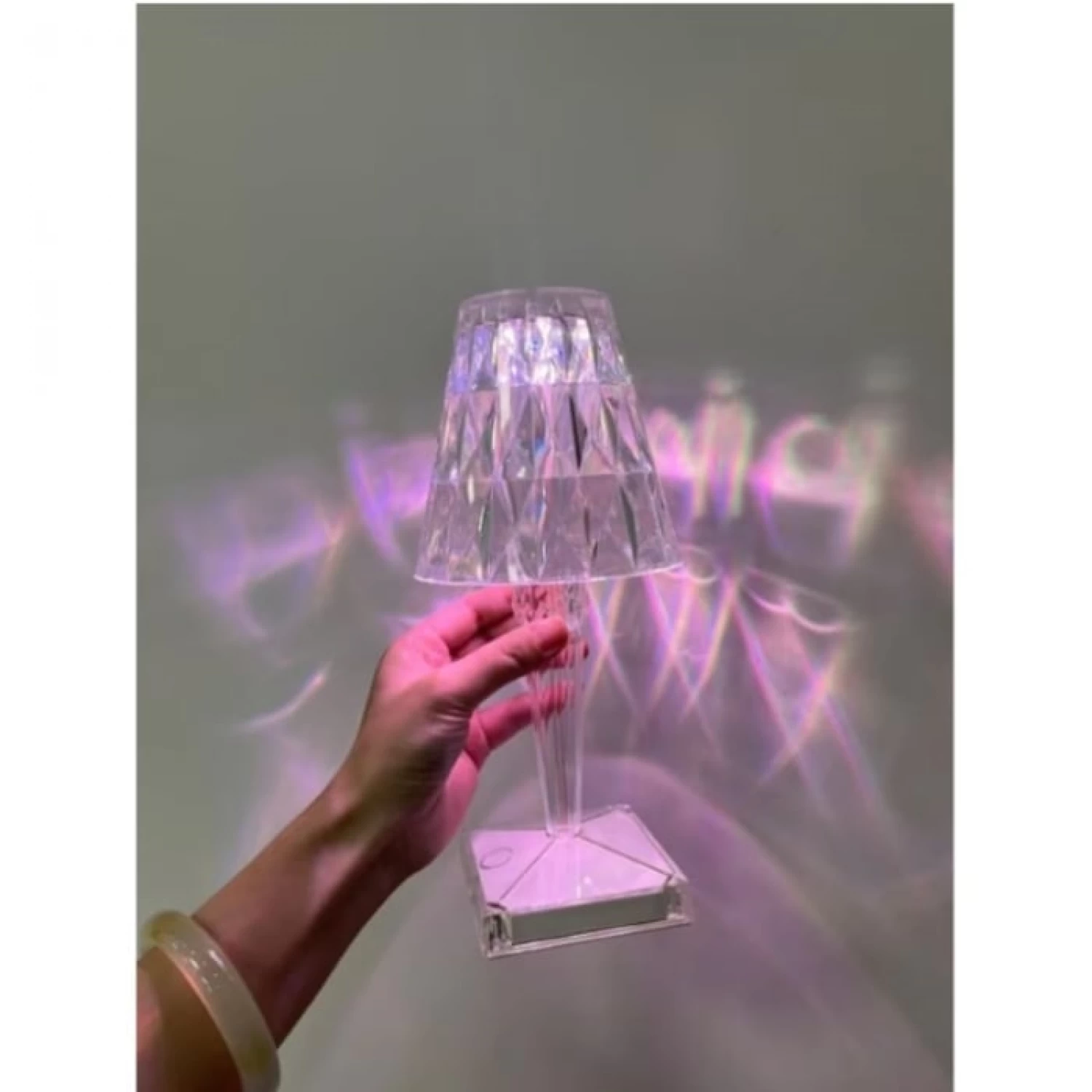 https://www.maxtop.ro/continut/produse/554/1500/lampa-de-birou-led-cristal-portabila-3-tonuri-de-lumina-control-tactil-baterie-reincarcabila-2000-mah_3790.webp [3]