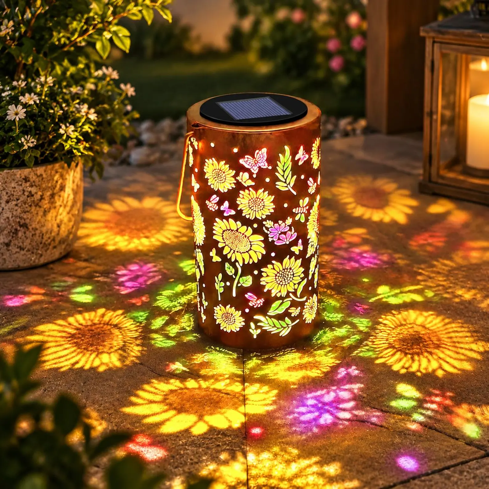 Lampi solare si lanterne led - Felinar Solar Decorativ Floarea-Soarelui pentru Exterior, Lampă Suspendată cu Flori și Fluturi, Iluminare Nocturnă, Autonomie 8-10 Ore, Rezistent la Intemperii, pentru Grădină, Terasă și Balcon