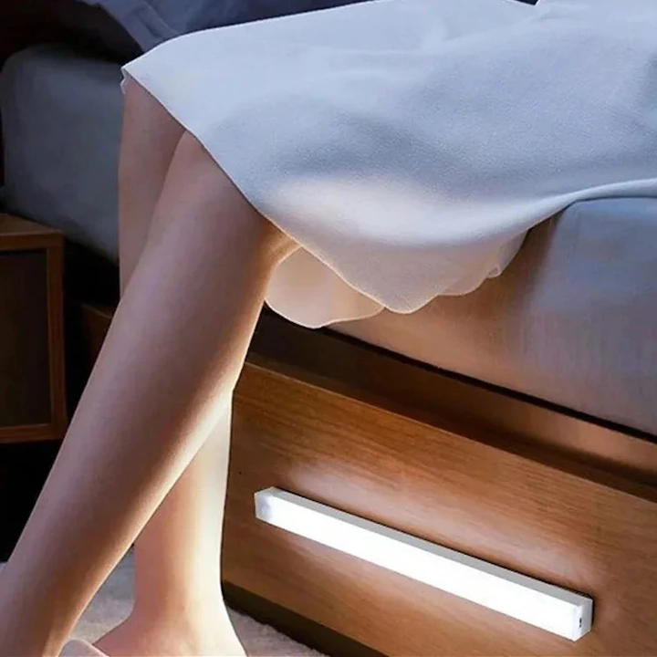 Lampi solare si lanterne led - Lampă  cu Senzor de Mișcare și Lumină – 30 cm, 3 Moduri, Luminozitate Reglabilă, USB Reîncărcabilă, Montaj Magnetic, Alb