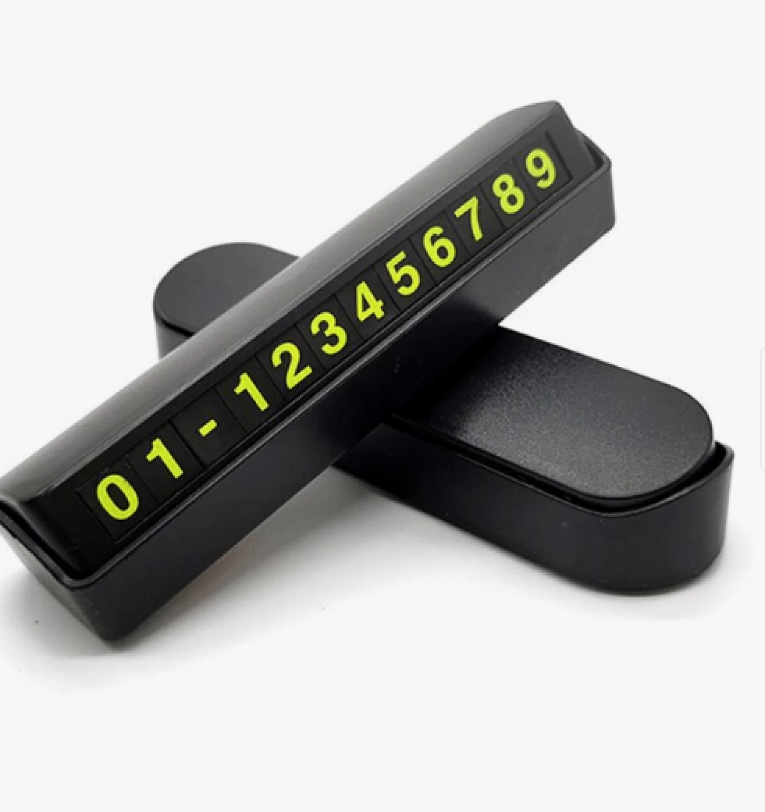 Accesorii Auto - https://www.maxtop.ro/continut/produse/433/1500/suport-telefon-auto-pentru-numar-de-inmatriculare-design-elegant-montare-usoara-pe-bord-rezistent-la-intemperii-ideal-pentru-parcari-publice-si-private-pentru-vizibilitate-si-organizare_2971.webp