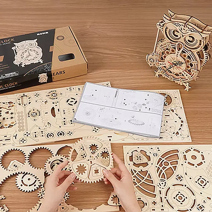Puzzle mecanic 3D Bufnita cu ceas functional, DIY [3]