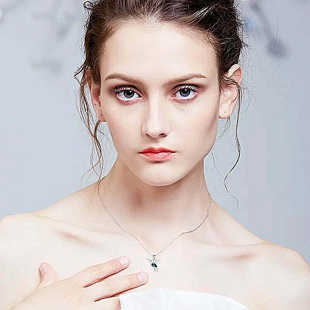 Lantisor si Colier din argint 925, cristal verde din Austria, forma pasarea colibri [1]