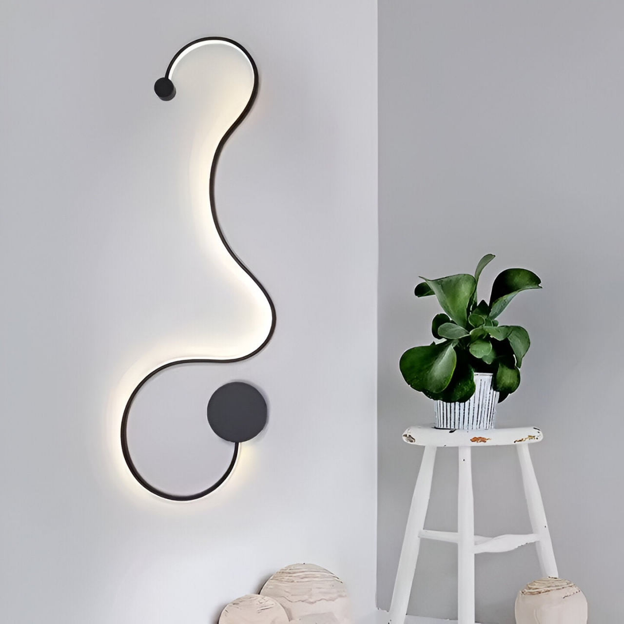 Aplica LED Delilah 38W Decorativa Lumina Rece/Calda/Neutra Metal si SIlicon Negru [2]
