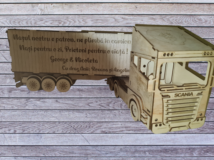 Cutie de vin / cadou sub forma de TIR [1]