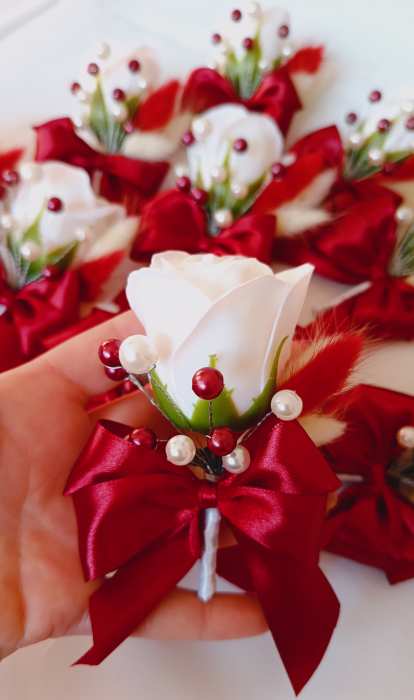 Floare de pus in piept Bordo & White Rose elegant [2]