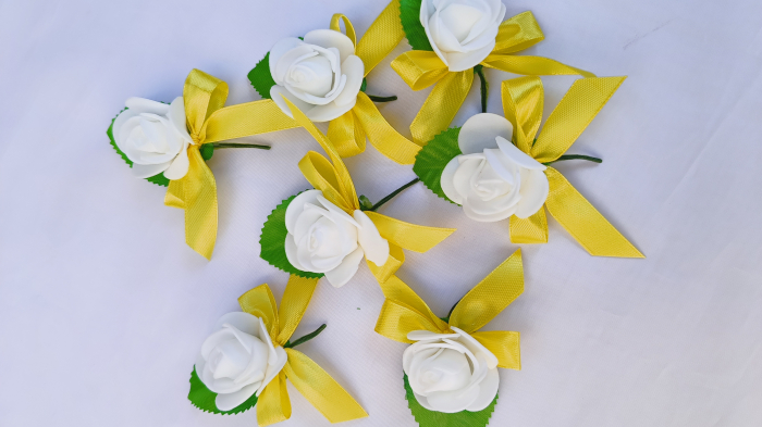 Flori de pus in piept pentru invitati Little Rose [3]