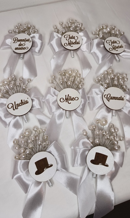 Floare de pus in piept si Bratara din perle personalizate [9]