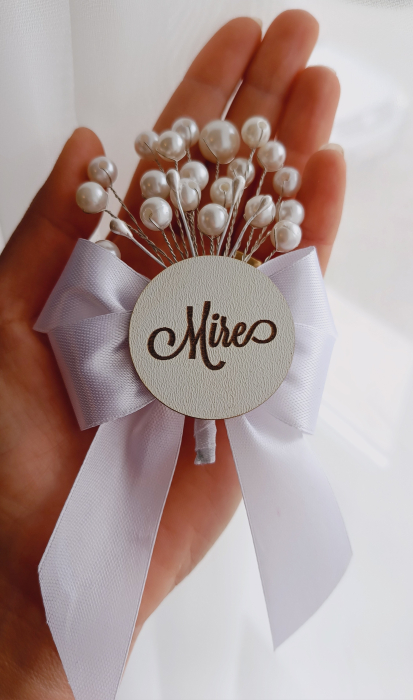 Floare de pus in piept si Bratara din perle personalizate [8]