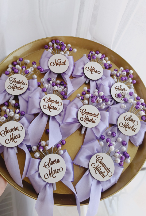 Floare de pus in piept si Bratara din perle personalizate [5]