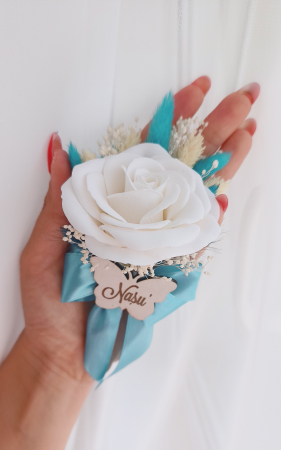 Floare de pus în piept White Rose and Crio flowers [1]