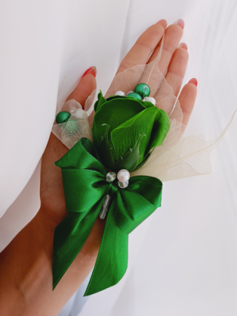 Produse - Floare de pus in piept Elegant Green