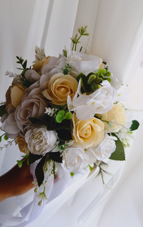Buchet de mireasa/nasa - Buchet de mireasa/nașa White and Cream Roses
