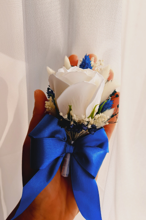 Produse - Floare de pus in piept Royal Blue