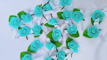 Flori de pus in piept - Flori de pus in piept invitati Turcoaz