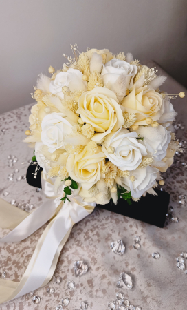 Buchet de mireasă Cream and White [1]