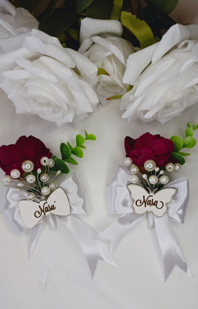 Floare de pus in piept Rose and Pearls personalizată [1]