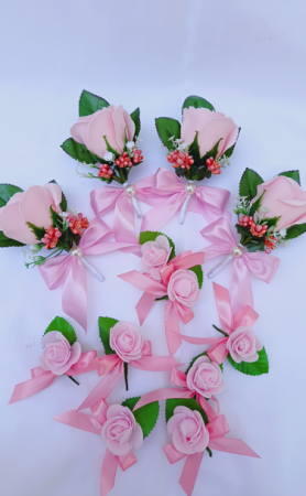 Flori de pus in piept - Floare de pus in piept Rose