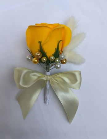 Flori de pus in piept - Floare de pus in piept Yellow Rose elegant