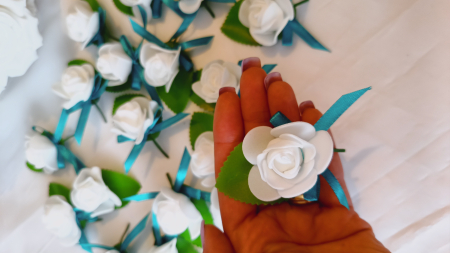 Flori de pus in piept pentru invitati Little Rose [5]