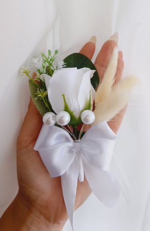 Flori de pus in piept White Rose [1]