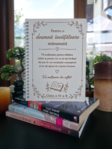Cadouri pentru profesori - Agenda personalizata cadou pentru cadre didactice final de an scolar