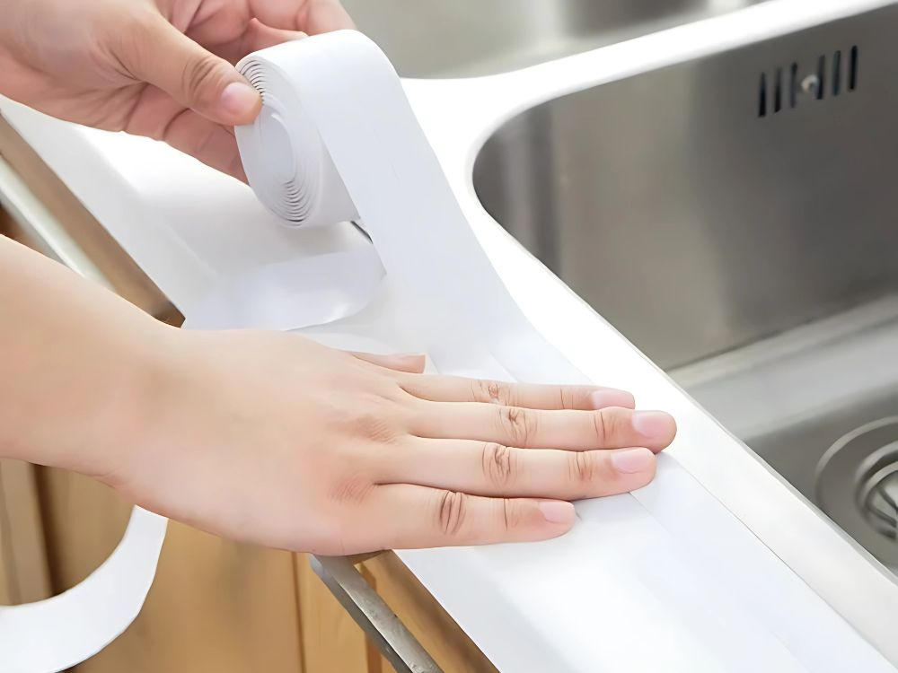 Bandă De Etanșare Albă Pentru Pereți Și Chiuvete – 3m PVC Adeziv Rezistent [7]