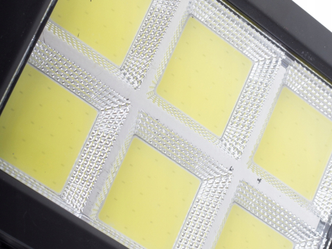 Lampă solară cu 120 LED-uri și senzor de mișcare crepusculară [4]