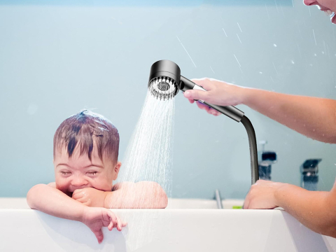 Para de duș cu 3 moduri de funcționare, cu funcție de oprire,  filtrul înlocuibil, economică [9]