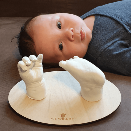 <img src="kit-mulaj-manuta-si-piciorus-bebe-0-2-ani-memoart.jpg" alt="kit mulaj bebe"> [6]