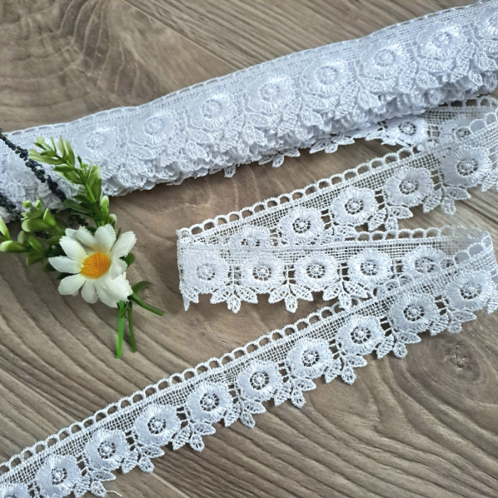 dantela color 4cm flori si colti frunze [1]