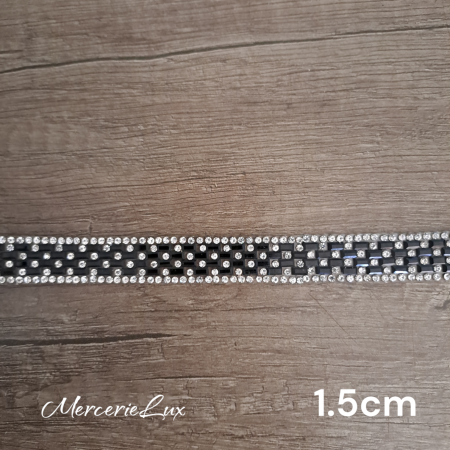 ACCESORII DECORATIVE MARGELE STRASURI - banda decorativa termoadeziva cu strasuri