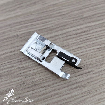 Accesorii Masini Cusut - piciorus metalic overlock