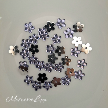 Strasuri - strasuri plastic floare