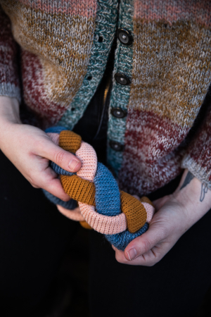 52 Weeks of Scrap Yarn: Projects for Crafters [14]