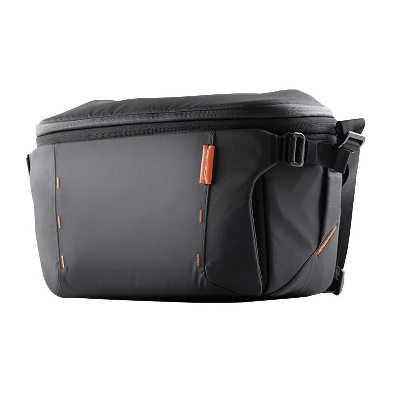 Geanta fotografica PGYTECH OneMo Sling 11L, model negru, pentru transport confortabil si protectie eficienta a echipamentului foto.