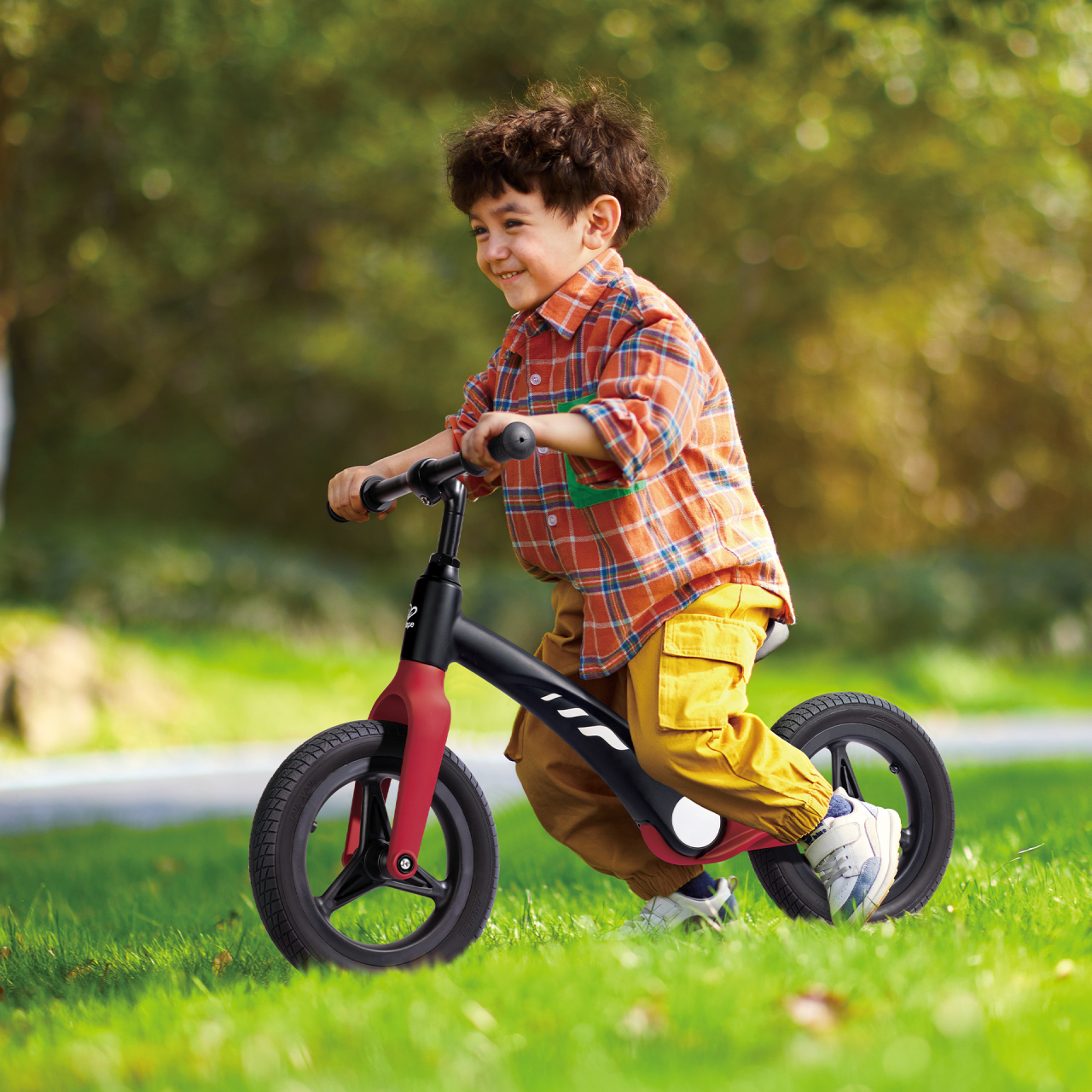 Bicicleta de echilibru pentru copii, rosie [2]