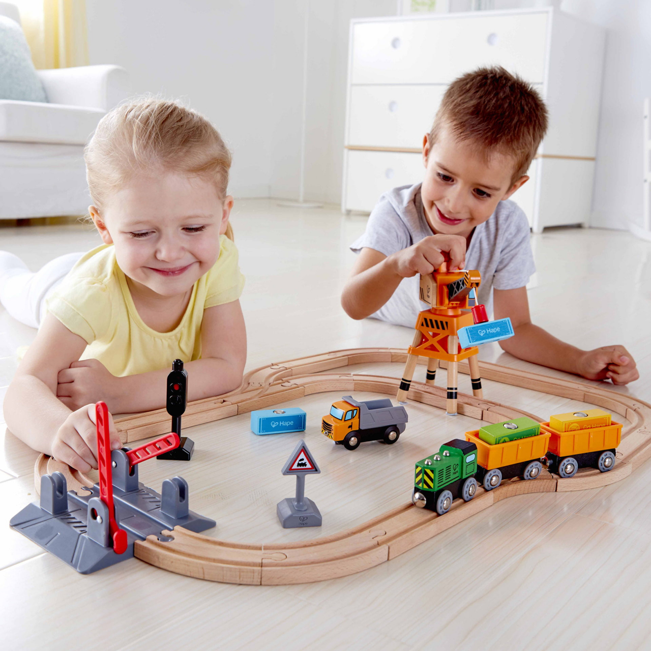Jucarie din lemn - Set tren de marfa cu macara (34 piese) [2]