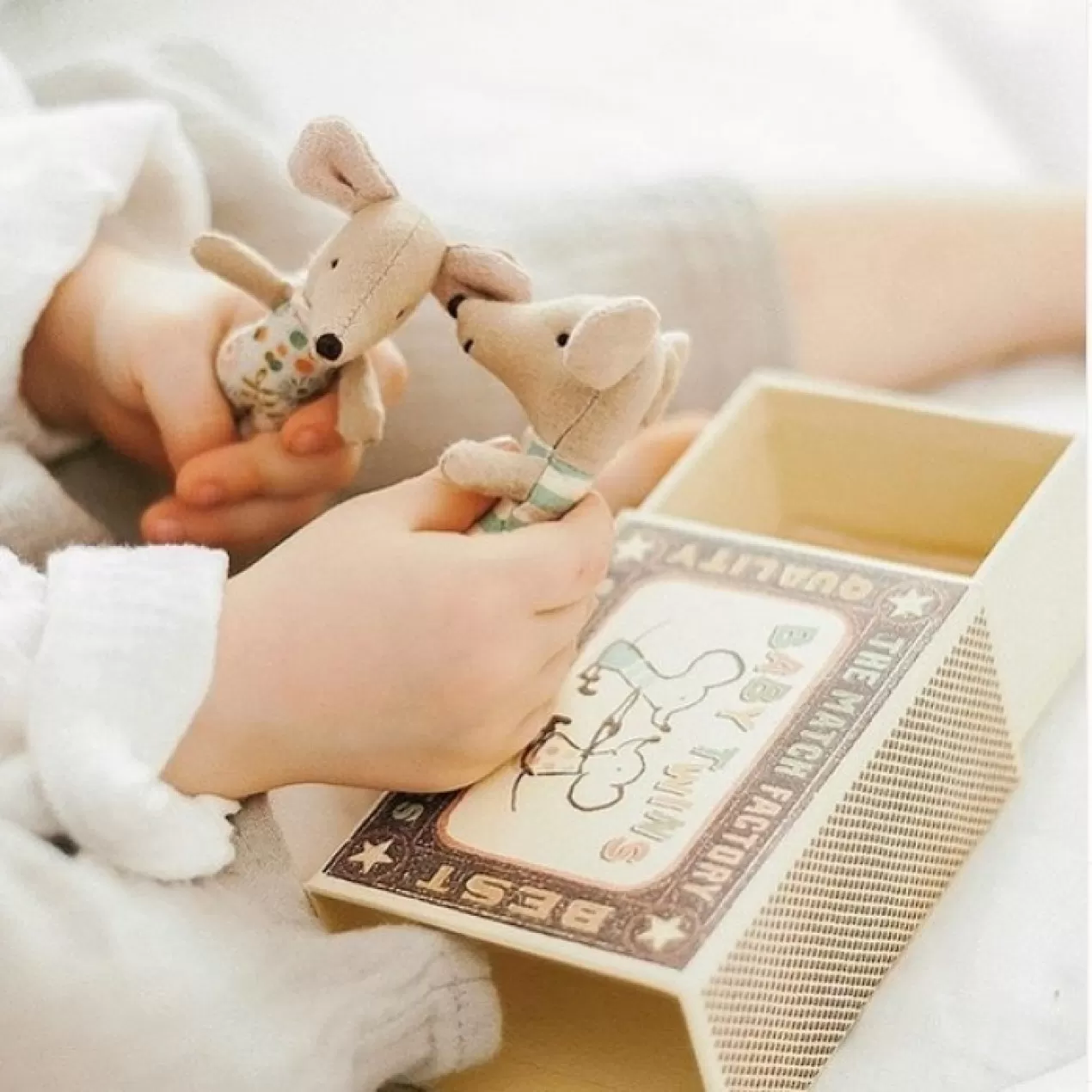 Jucarie textila - Twins. Baby mice in matchbox [2]