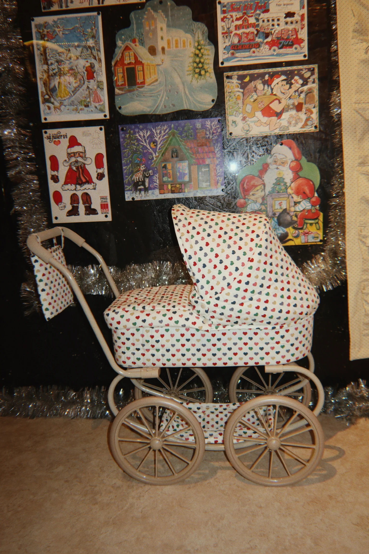 Konges Sløjd - accesorii - Cărucior de păpușă Minnie - inimi colorate [4]